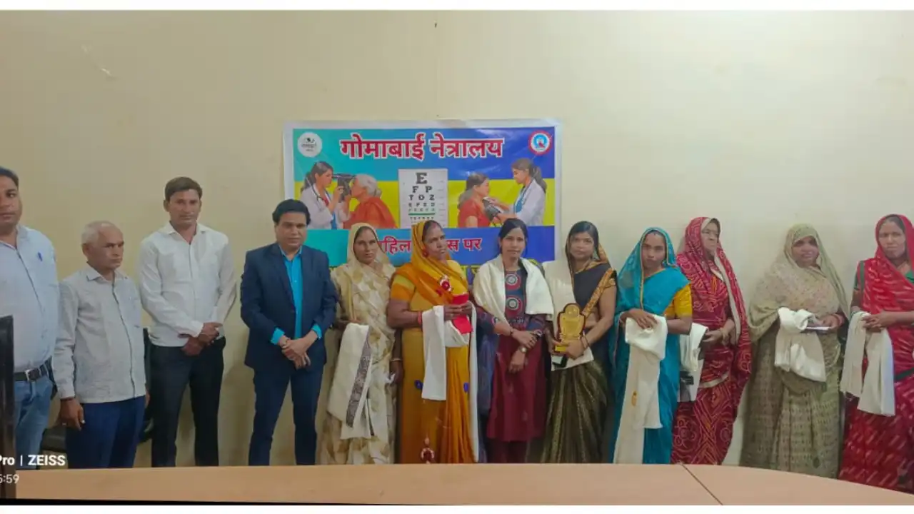 महिला दिवस पर जल संरक्षण व पौधा रोपण में अग्रणी महिलाओं का सम्मान