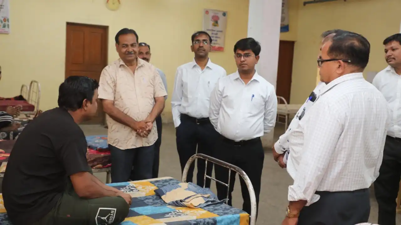 जिला पंचायत सीईओ श्री अमन वैष्‍णव ने किया नशामुक्ति केंद्र का औचक निरीक्षण 