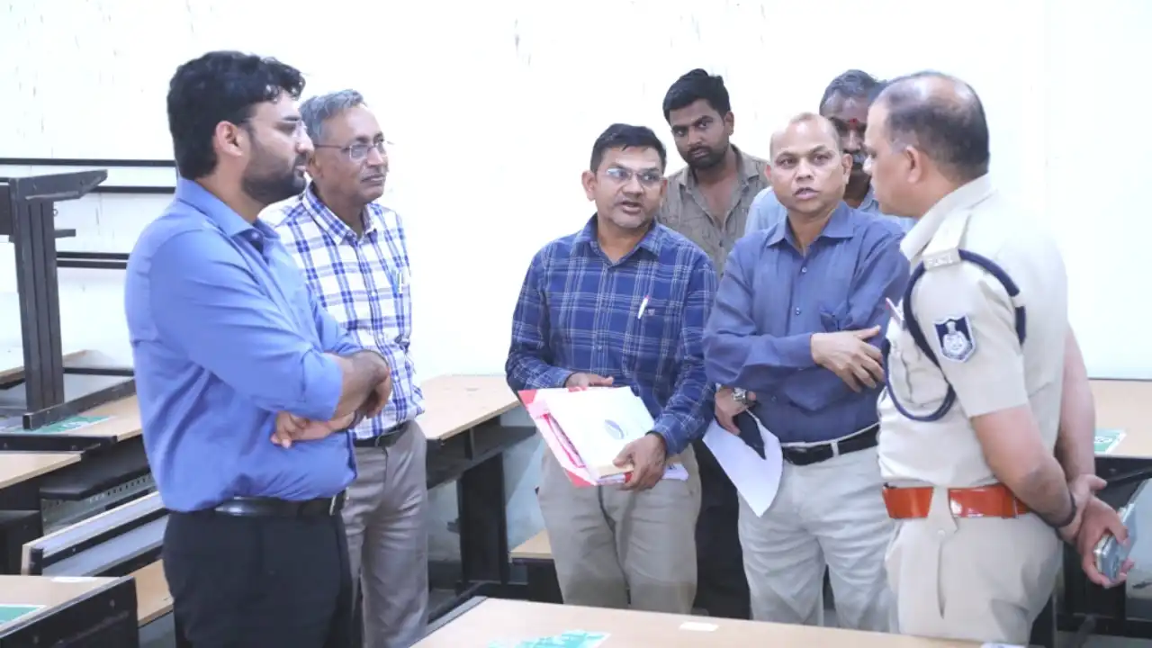 नीमच में 3 मई को NEET परीक्षा, कलेक्टर ने परखी तैयारियां: पुख्ता इंतजामों के दिए निर्देश 