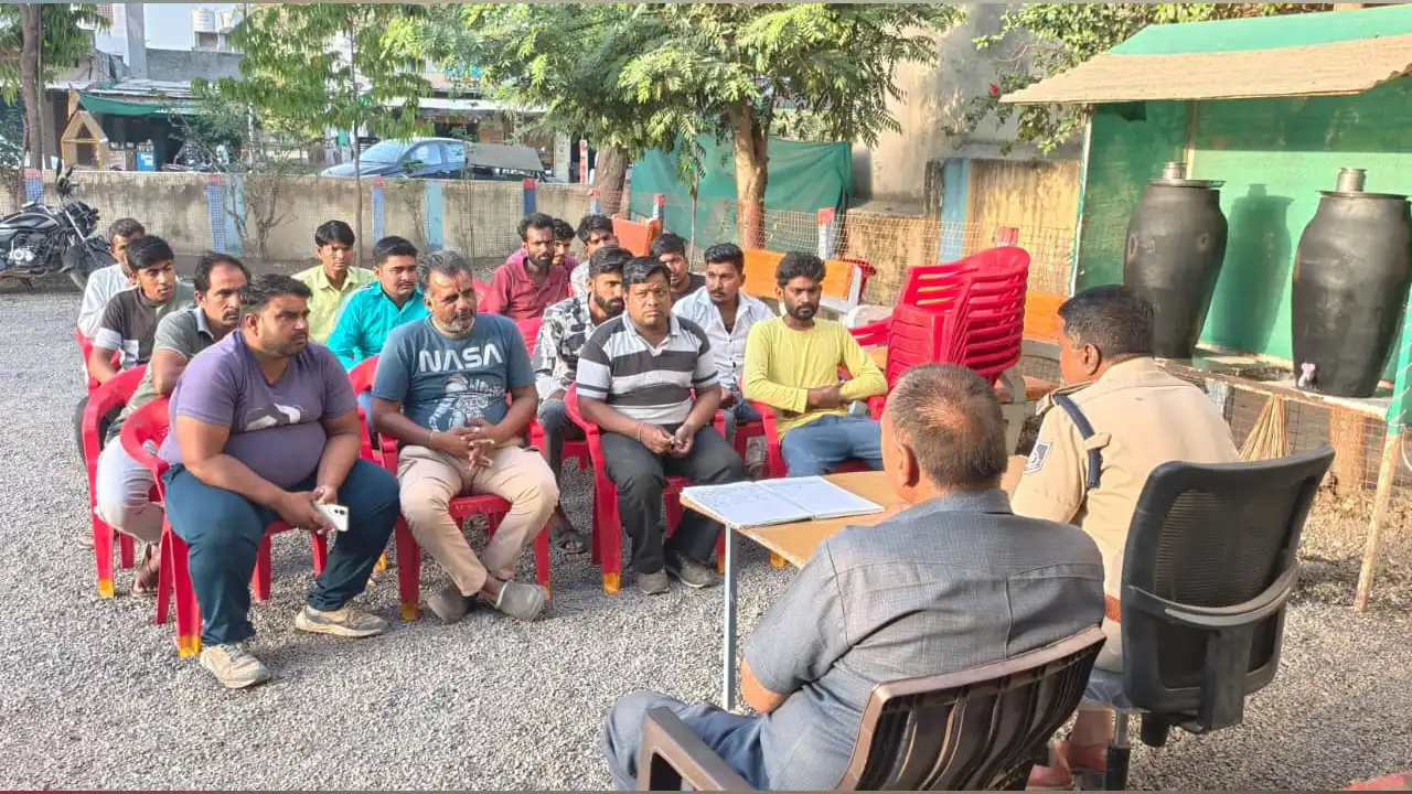 सिंहस्थ मेले को लेकर पुलिस अलर्ट, ग्राम रक्षा समिति की बैठक सिंहस्थ मेले को लेकर पुलिस अलर्ट, ग्राम रक्षा समिति की बैठक