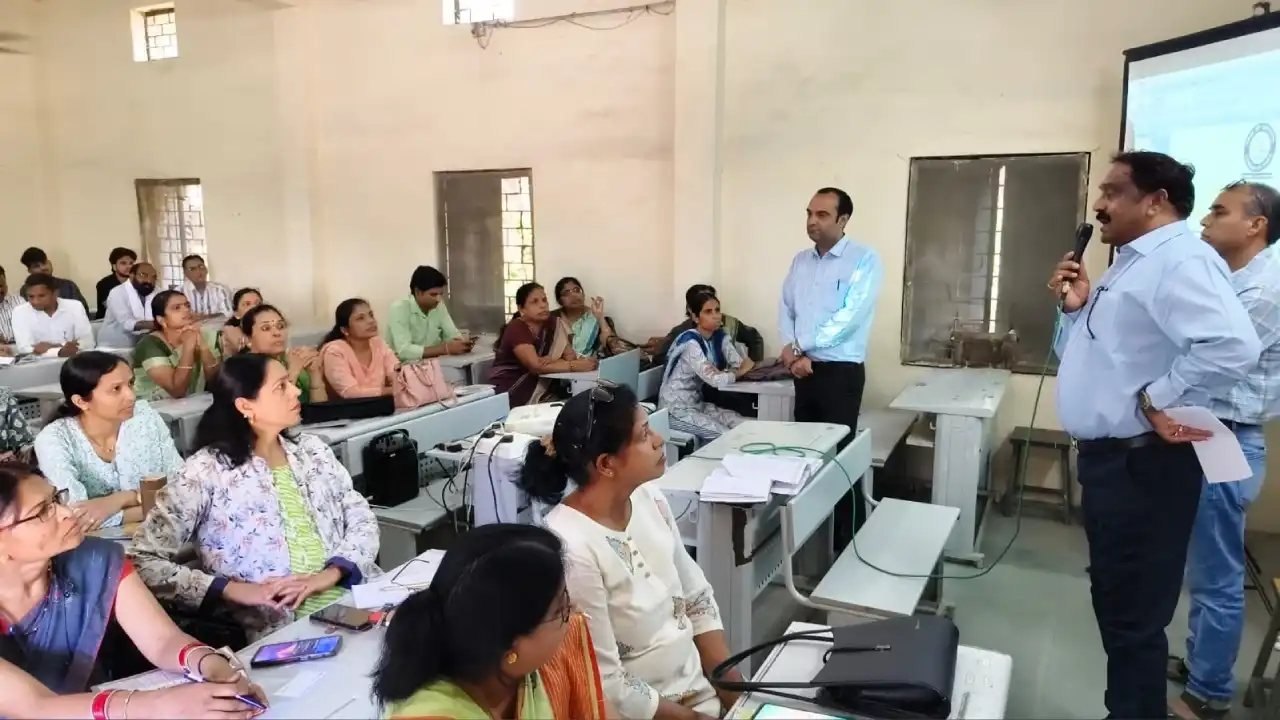 जनगणना कार्य में लगाए गए कर्मचारियों को नगर पालिका द्वारा करायी जा रही है ट्रेनिंग तीन दिवसीय प्रशिक्षण शाला प्रारंभ