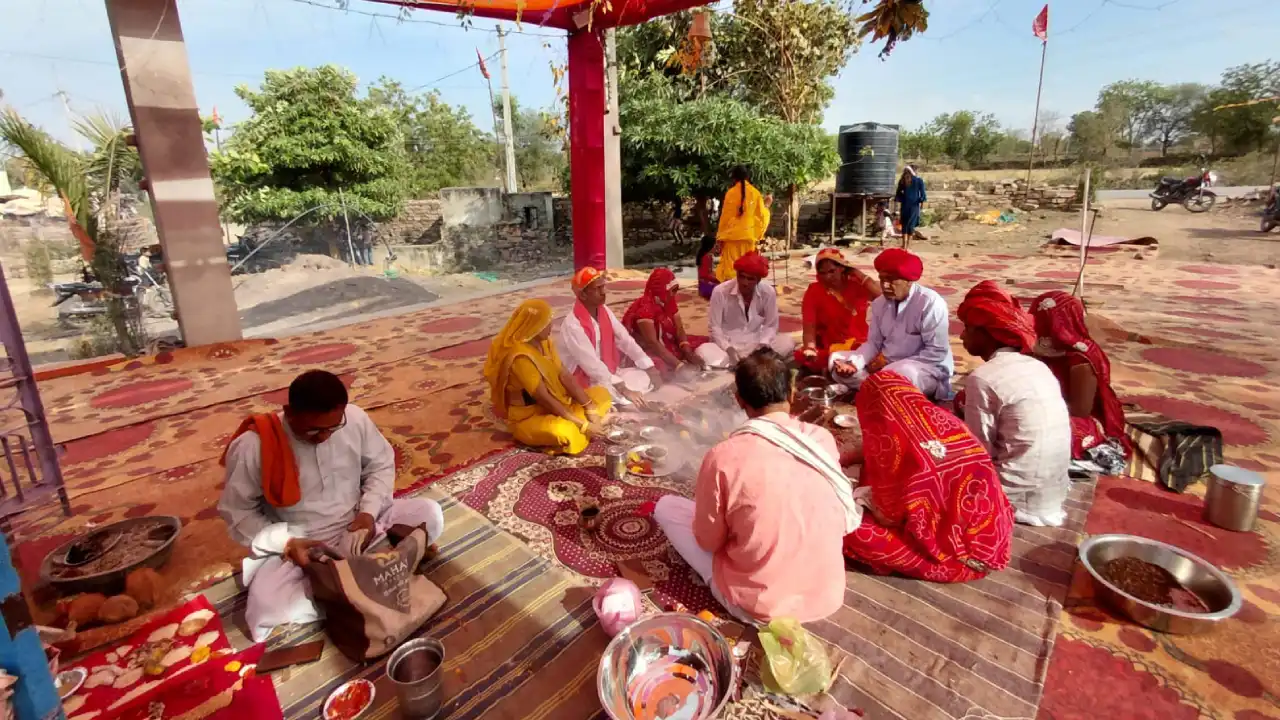 झांतला में हनुमान जन्मोत्सव बड़े हर्षो उल्लास व धूमधाम के साथ मनाया गया झांतला में हनुमान जन्मोत्सव बड़े हर्षो उल्लास व धूमधाम के साथ मनाया गया