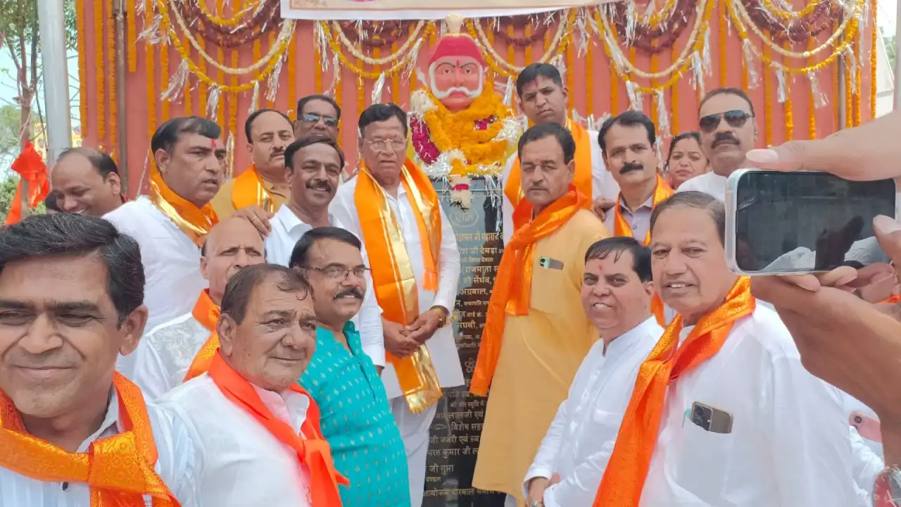 पोरवाल युवा संगठन का 24वां स्थापना दिवस संतदर्शन, गौसेवा और पीड़ित मानवता की सेवा कर मनाया