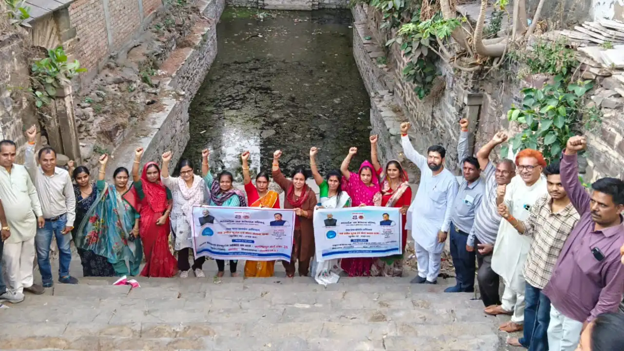 गंगा दशहरा पर बावड़ियों में श्रमदान, दीपदान और जल संरक्षण का संकल्प