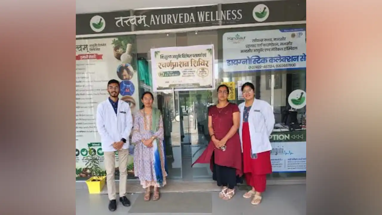 तत्त्वम् आयुर्वेद में निःशुल्क स्वर्णप्राशन एवं बाल स्वास्थ्य परामर्श शिविर सम्पन्न