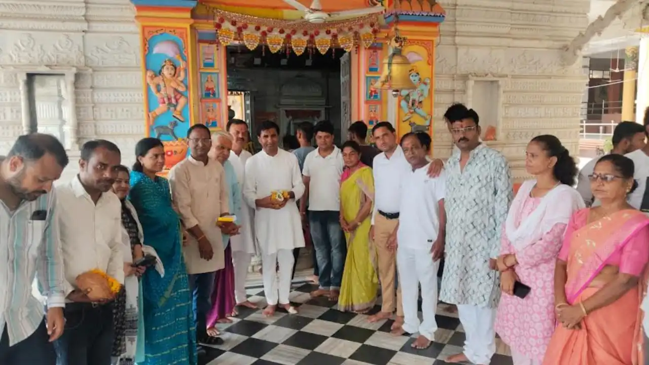 शहर ब्लॉक कांग्रेस कमेटी ने किया संविधान बचाओं रैली और भगवान पशुपतिनाथ का अभिषेक का आयोजन शहर ब्लॉक कांग्रेस कमेटी ने किया संविधान बचाओं रैली और भगवान पशुपतिनाथ का अभिषेक का आयोजन