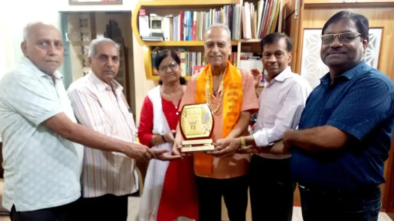 वरिष्ठ पत्रकार अशोक झलोया को मिला लाइफटाइम अचीवमेंट अवॉर्ड