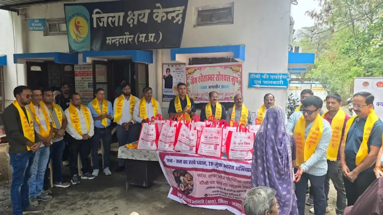 सेवा सप्ताह के अंतर्गत जैन श्वेतम्बर सोश्यल ग्रुप ने वितरित किये फूड बॉस्केट आहार किट