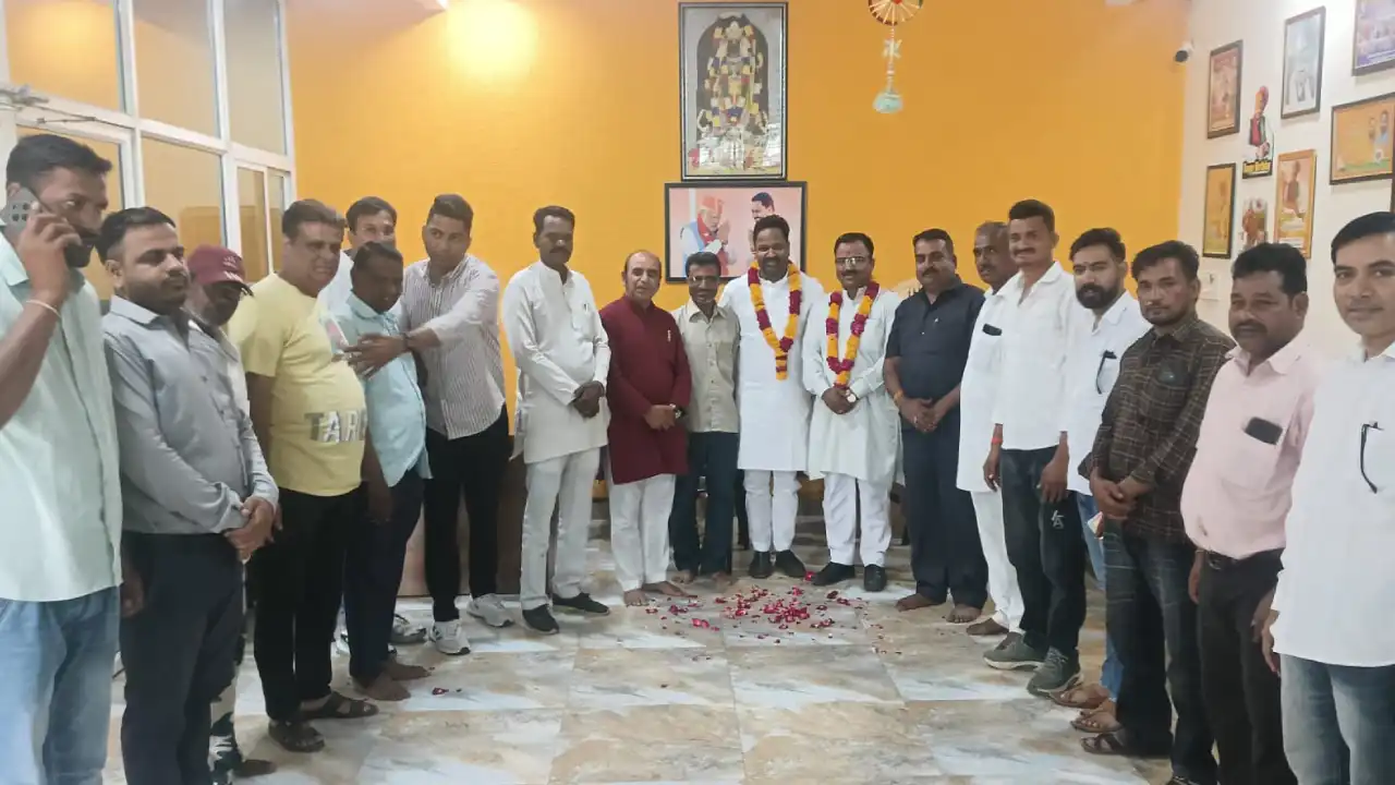 भारतीय जनसंघ जन सहयोग मंच ने किया पिछड़ा मोर्चा प्रदेश अध्यक्ष को सम्मानित !
