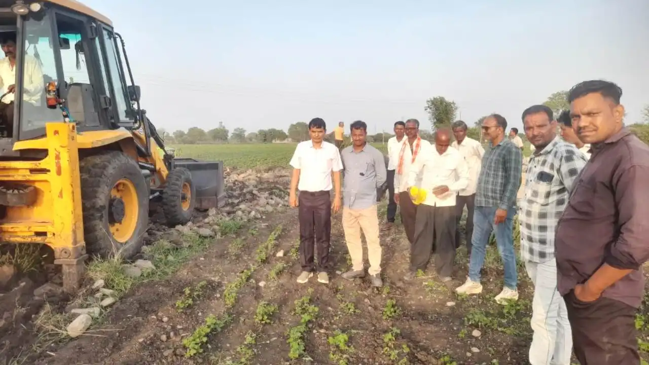 जनसमस्या निवारण शिविर में प्राप्त शिकायत पर त्वरित कार्रवाई,पालसोड़ा में खुलवाया गया शासकीय रास्ता