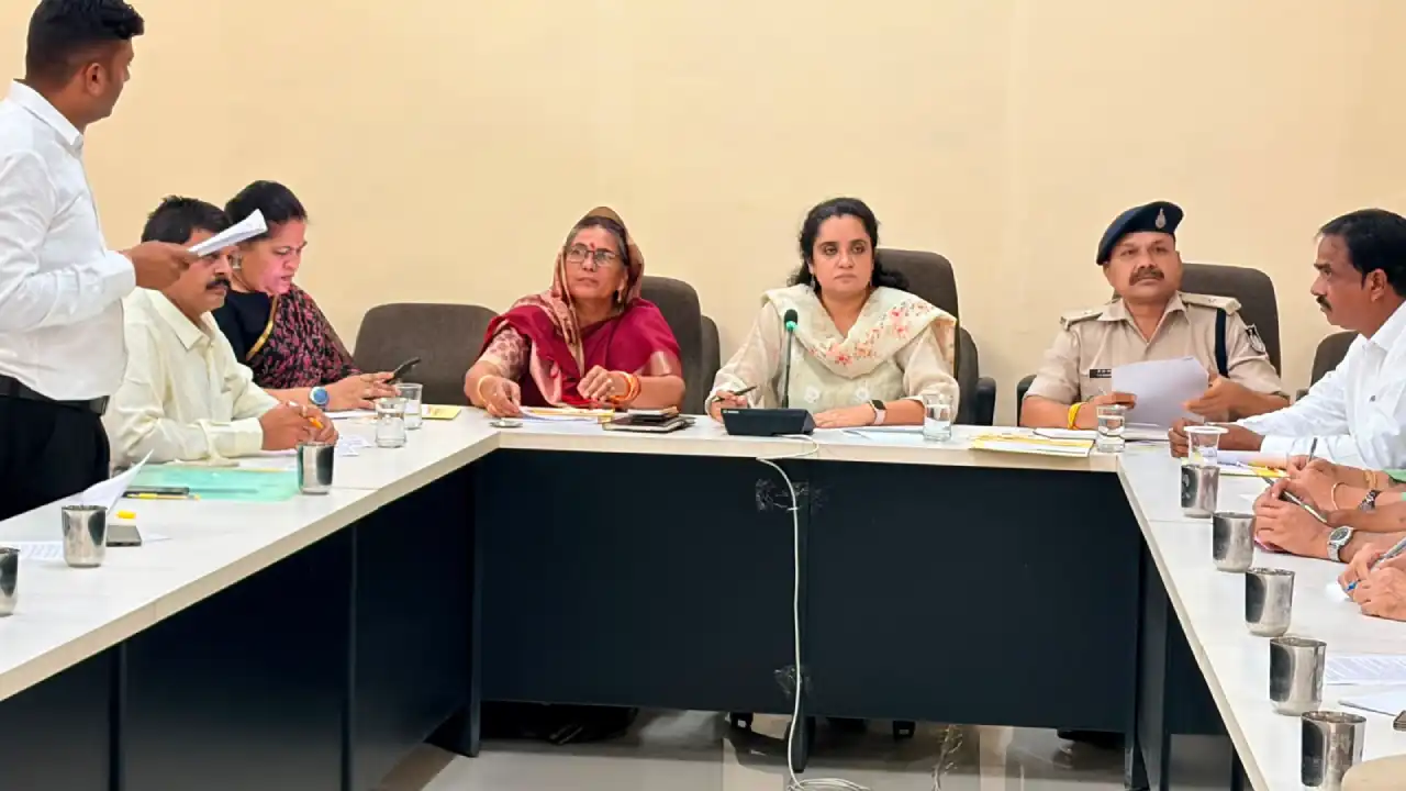 सावन माह से पूर्व पशुपतिनाथ मंदिर व्यवस्था में हो ये बदलाव, नपा अध्यक्ष रमादेवी बंशीलाल गुर्जर ने दिए महत्वपूर्ण सुझाव