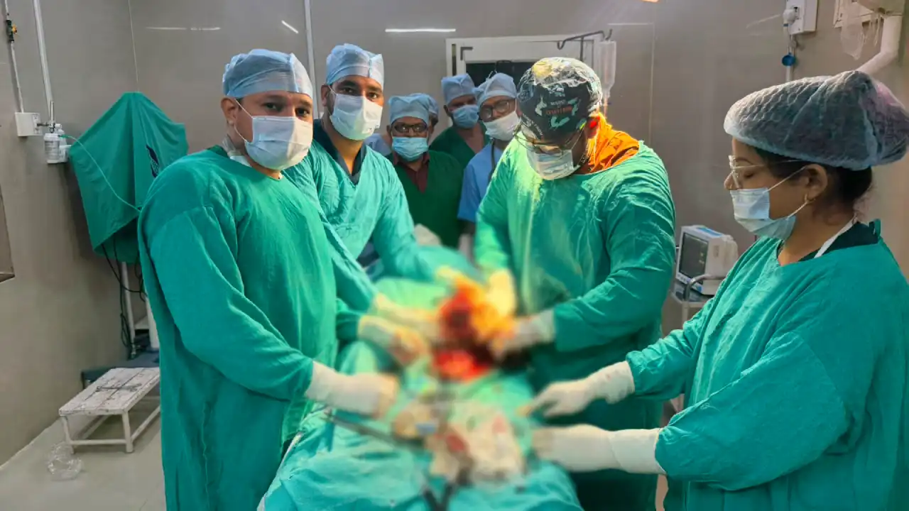 मंदसौर मेडिकल कॉलेज में सफल सुप्रा मेजर सर्जरी से महिला मरीज को मिला नया जीवन