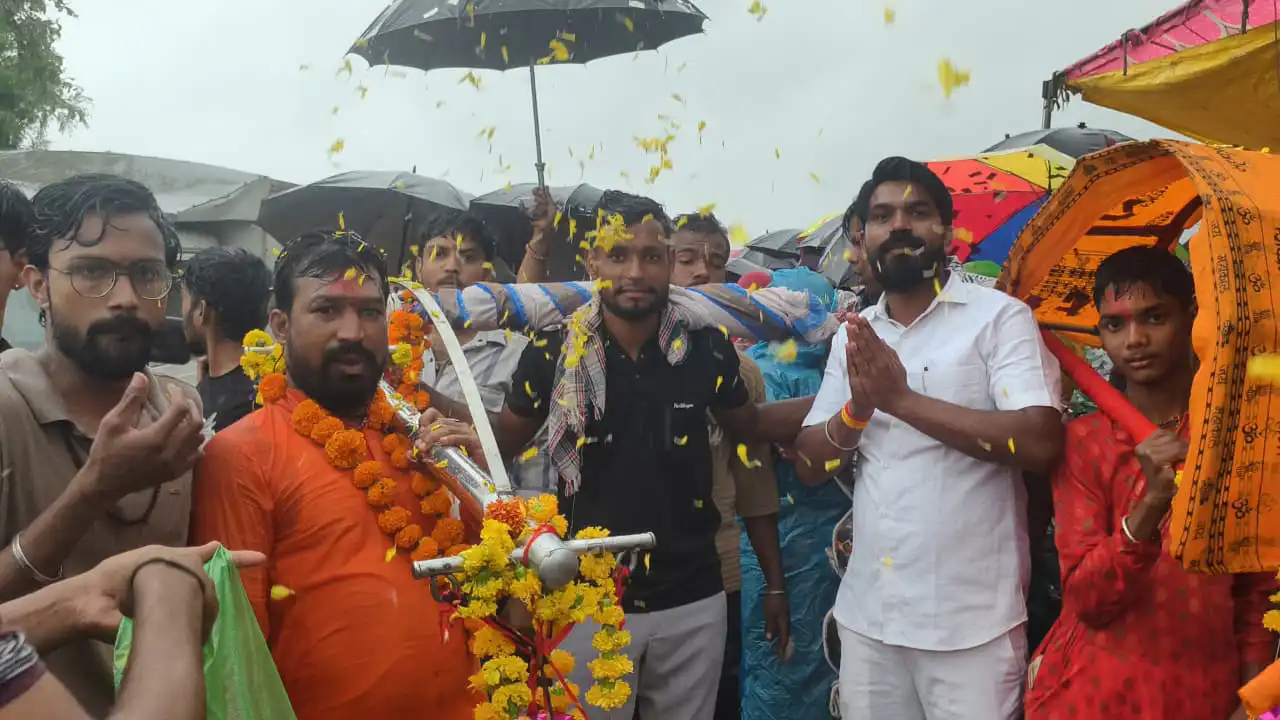 रेवास देवड़ा से पशुपतिनाथ तक निकली इस कावड़ यात्रा ने क्षेत्र में शिवभक्ति और आस्था का माहौल बना दिया